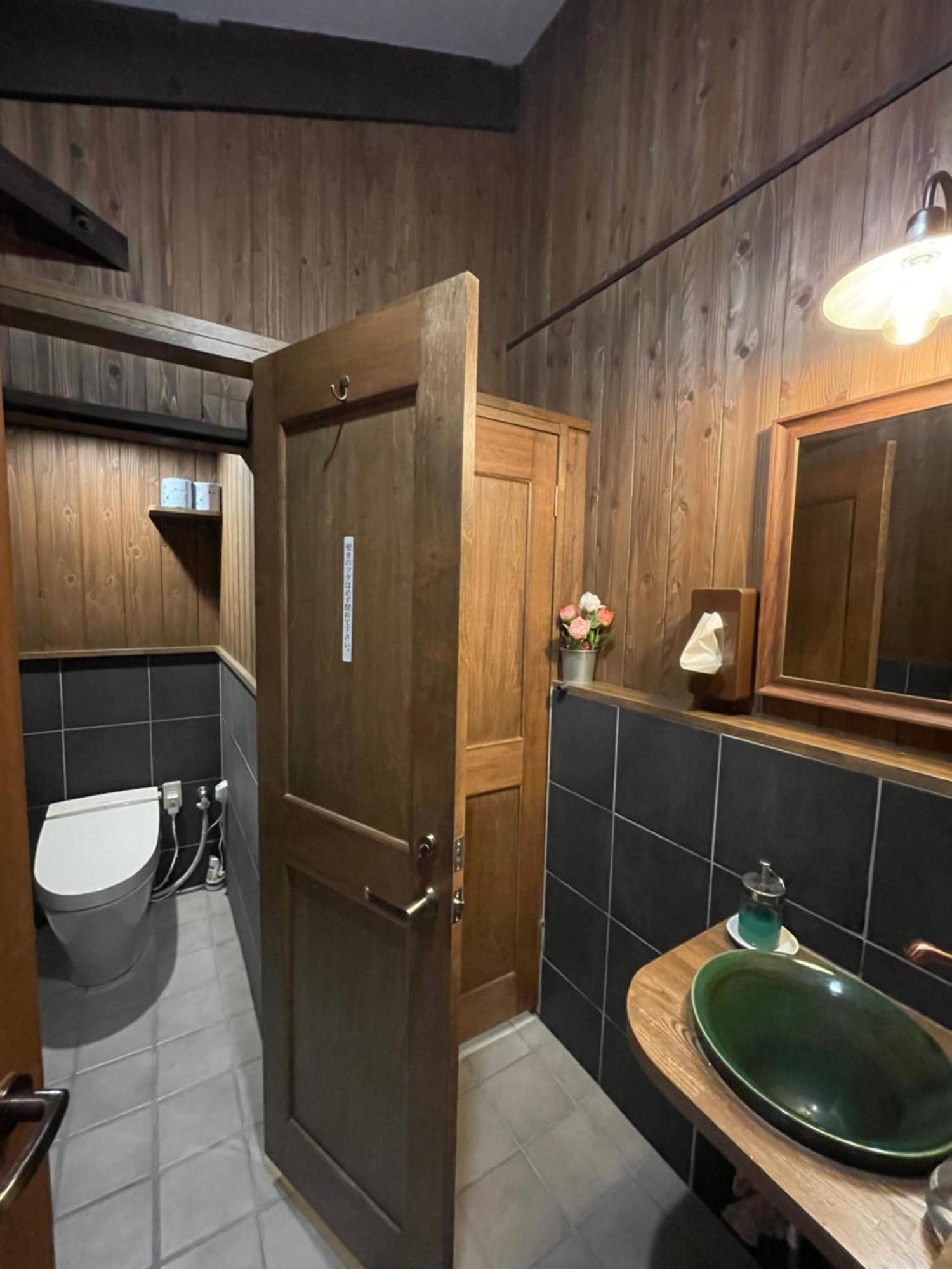 Community House Tyrolien Hotell Hakuba Eksteriør bilde