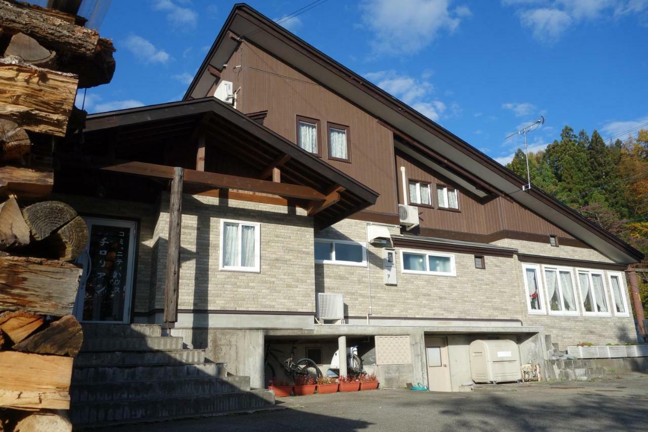 Community House Tyrolien Hotell Hakuba Eksteriør bilde