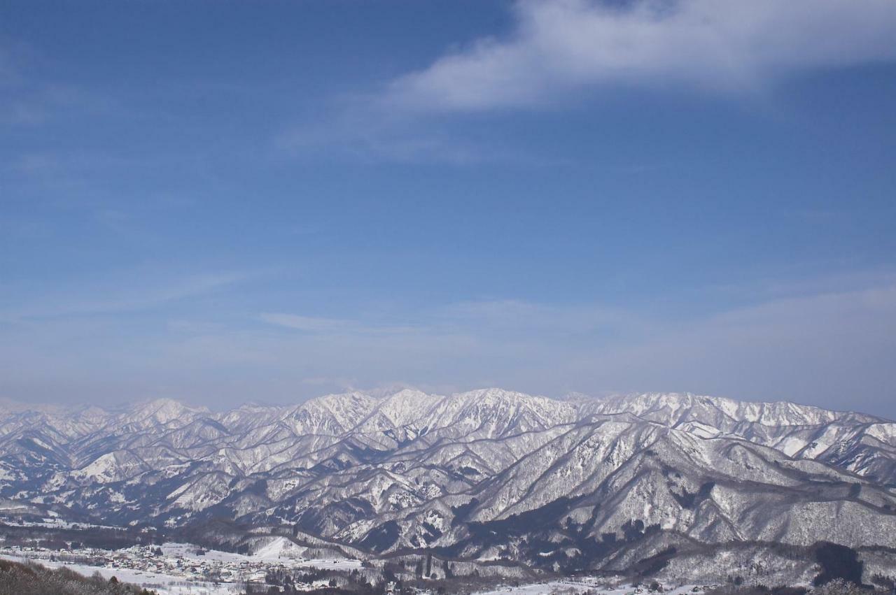 Community House Tyrolien Hotell Hakuba Eksteriør bilde