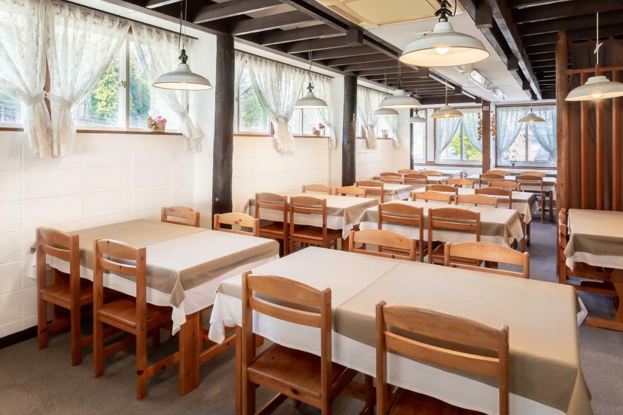 Community House Tyrolien Hotell Hakuba Eksteriør bilde